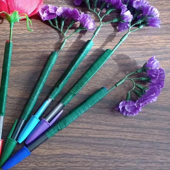 Handmade Flower Pen Bouquet - Picture 7 of 17